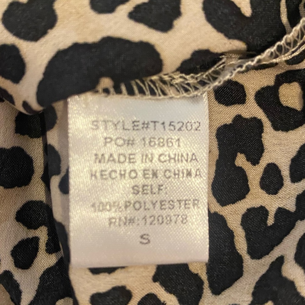 Entro Blouse Womens Small Tan Leopard Print NEW Ruffle V-Neck Long Sleeve T15202 - Picture 5 of 6